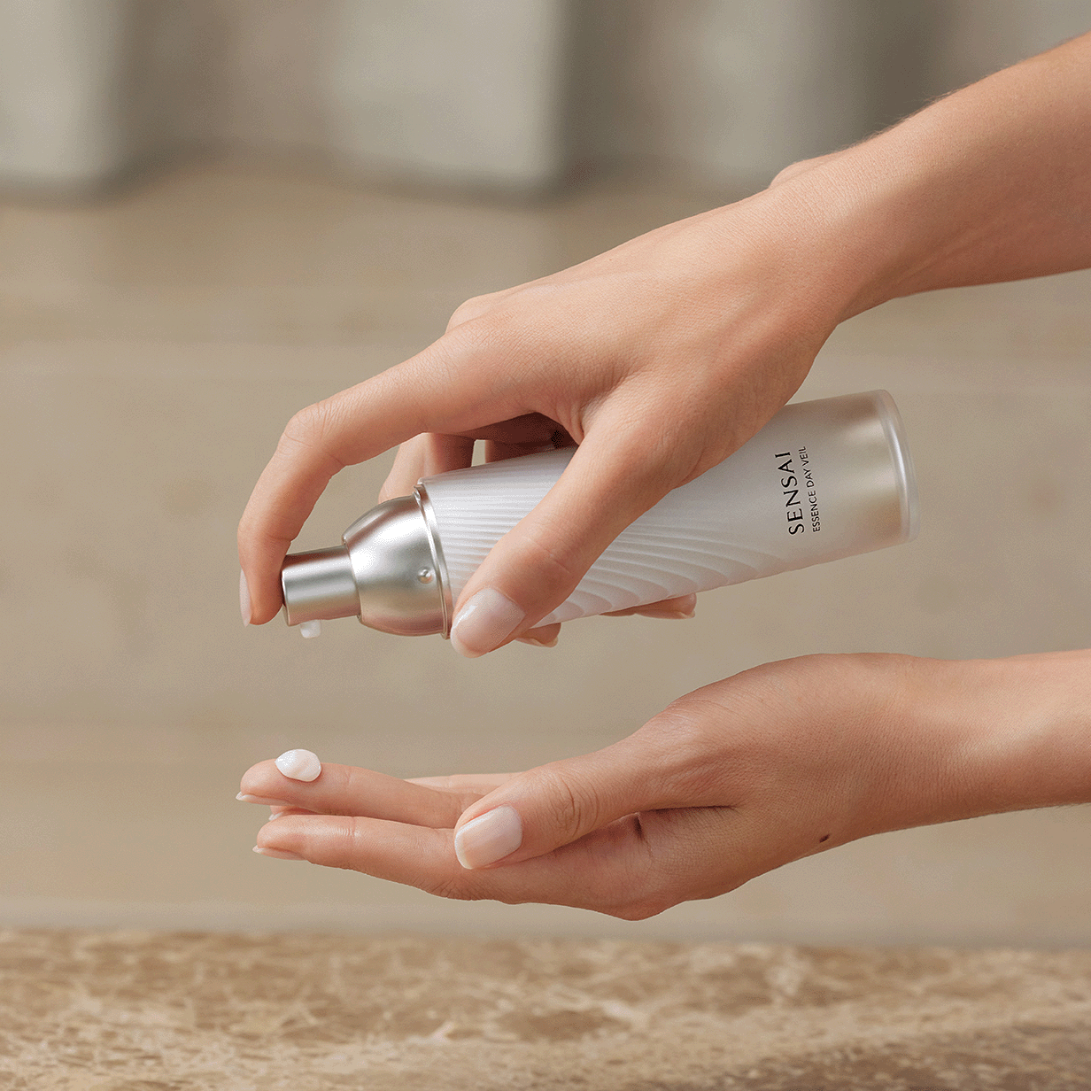 ESSENCE DAY VEIL - EXPERTS - 40ml - SPF 30 SENSAÏ - Parfumerie du Soleil d'Or