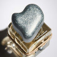 Load image into Gallery viewer, Omega MENDITTOROSA - Parfumerie du Soleil d'Or