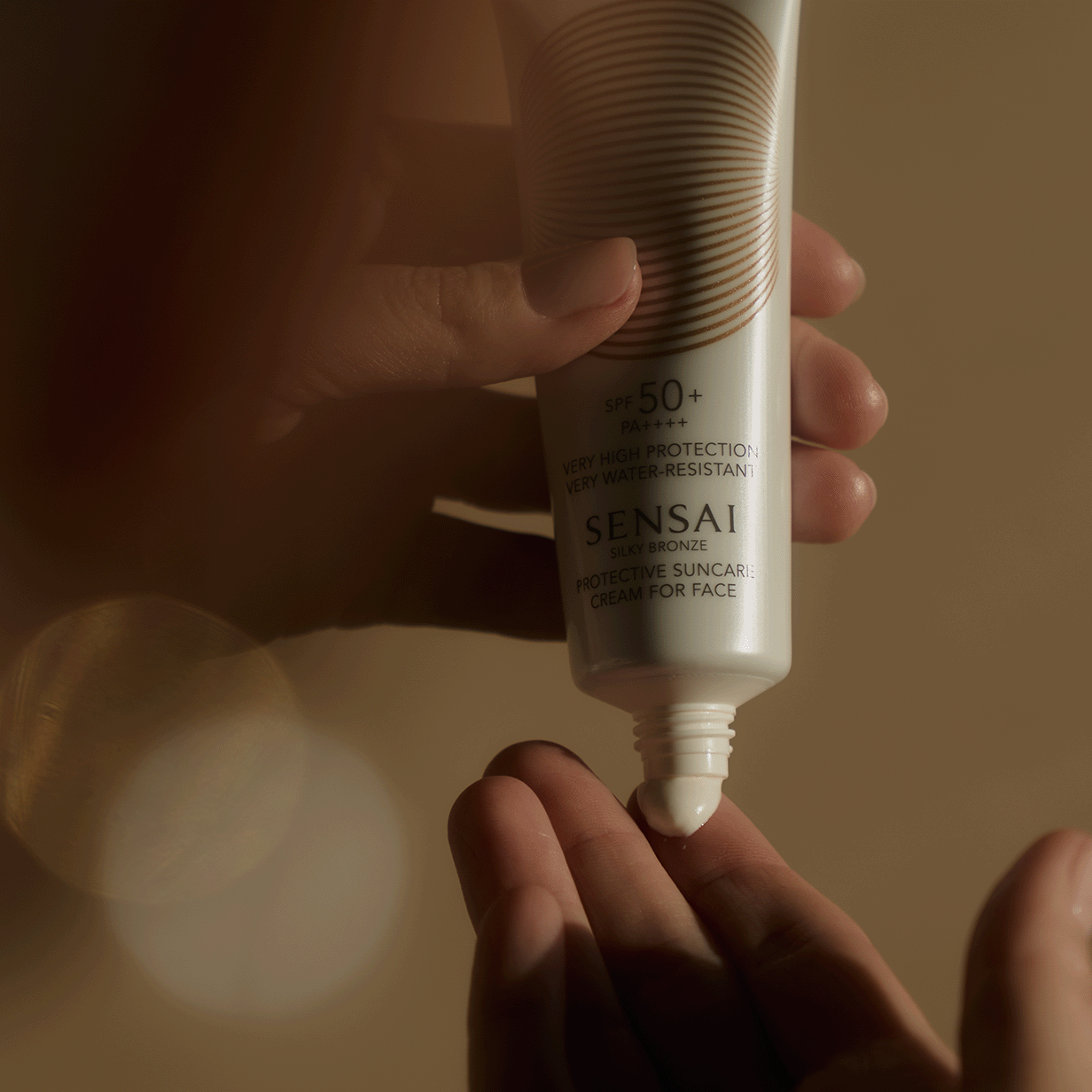 PROTECTIVE SUNCARE CREAM FOR FACE - SILKY BRONZE SENSAÏ - Parfumerie du Soleil d'Or