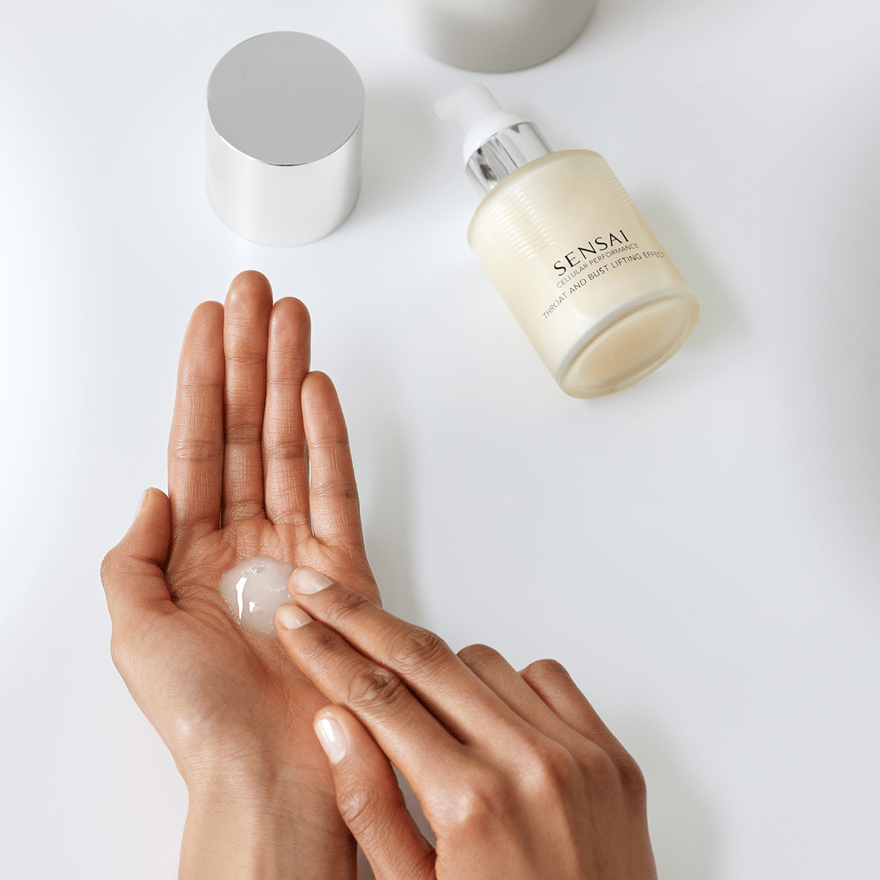 THROAT AND BUST LIFTING EFFECT - CELLULAR PERFORMANCE - 100ml SENSAÏ - Parfumerie du Soleil d'Or