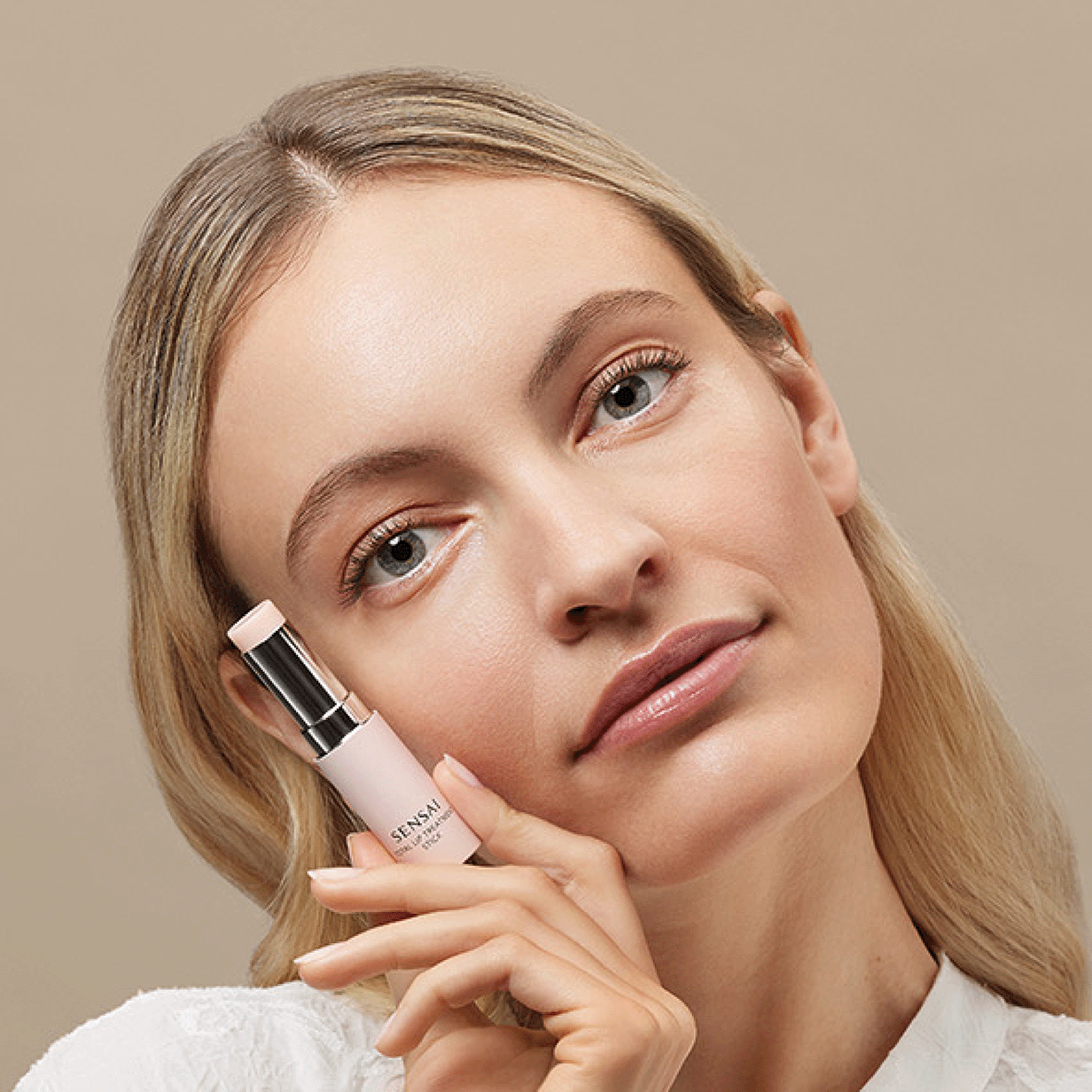 TOTAL LIP TREATMENT STICK - EXPERTS - 5,2g SENSAÏ - Parfumerie du Soleil d'Or