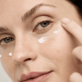 Load image into Gallery viewer, ESSENCE CRÈME ÉVEIL YEUX - EXPERTS SENSAÏ - Soleil d'Or
