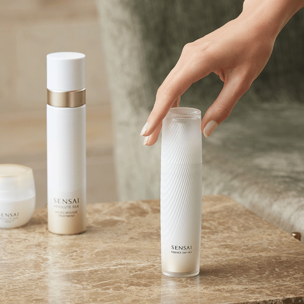ESSENCE DAY VEIL - EXPERTS - 40ml - SPF 30 SENSAÏ - Parfumerie du Soleil d'Or