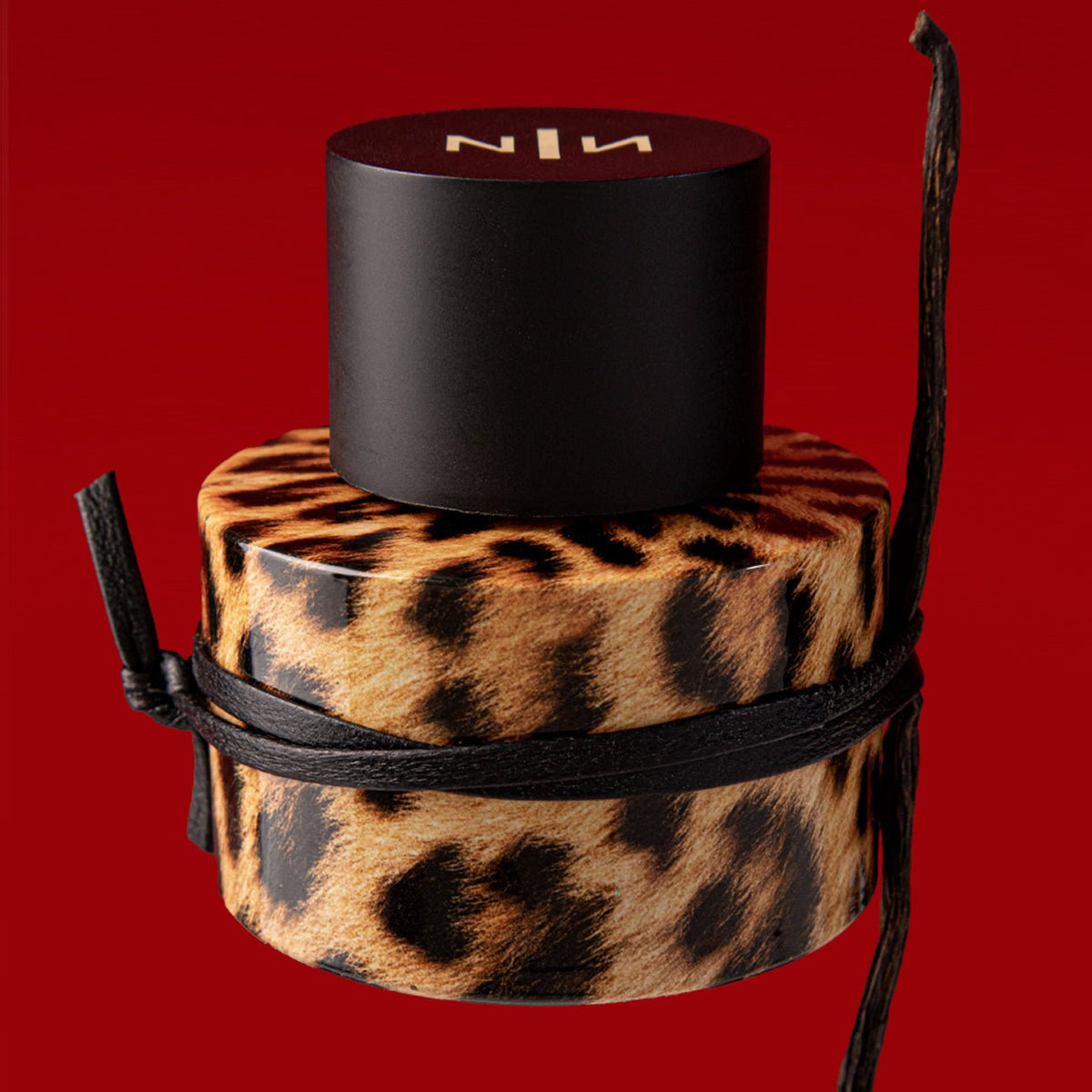 Felina de New Notes, flacon en ambiance