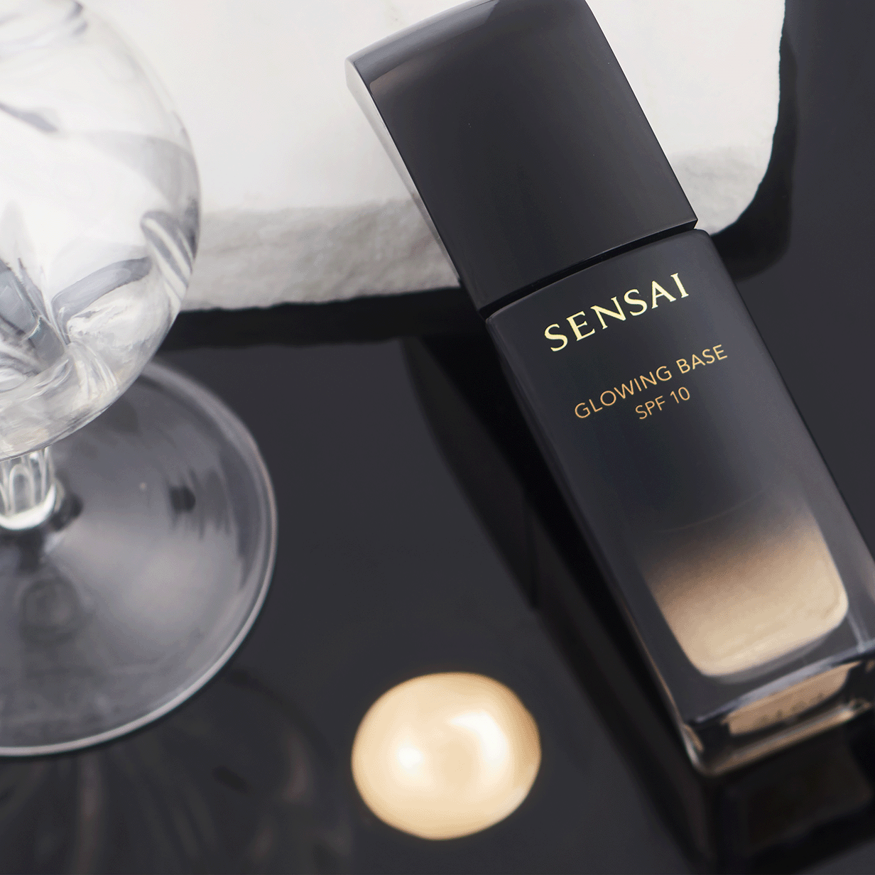 Glowing Base SENSAÏ - Parfumerie du Soleil d'Or