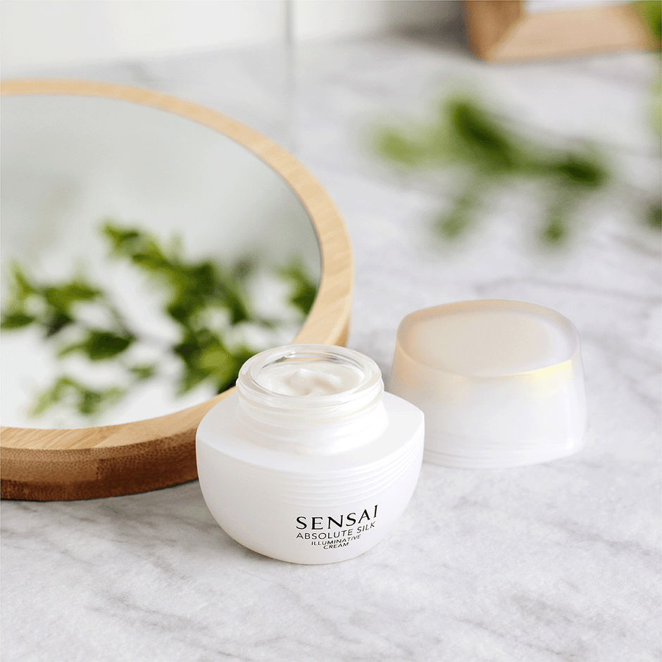 ILLUMINATIVE CREAM - ABSOLUTE SILK - 40ml SENSAÏ - Parfumerie du Soleil d'Or
