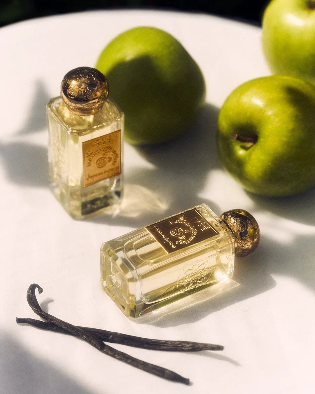 La Danza delle Libellule by Nobile 1942, bottle and box in a lifestyle setting